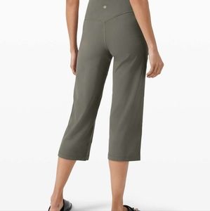 Lululemon wide leg crop align grey sage 23" size 8